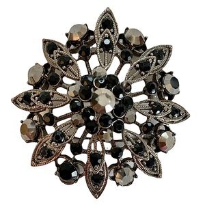 Flower brooch